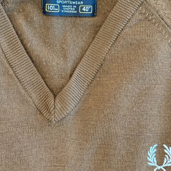 Fred Perry V-Neck Sweater - Mens size 40", 101cm - Picture 2 of 2